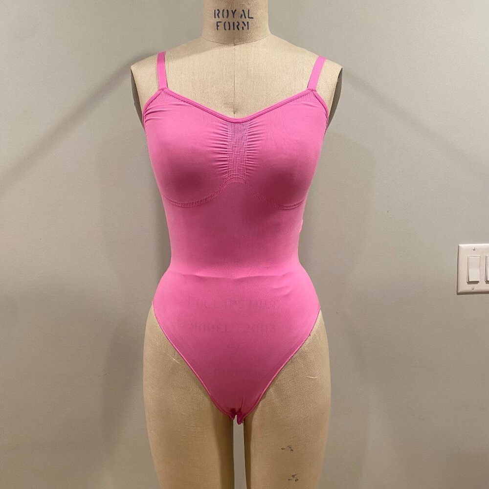 SKIMS Seamless Sculpting Bodysuit w/Snaps in Hot Pink - SIZE S/M
